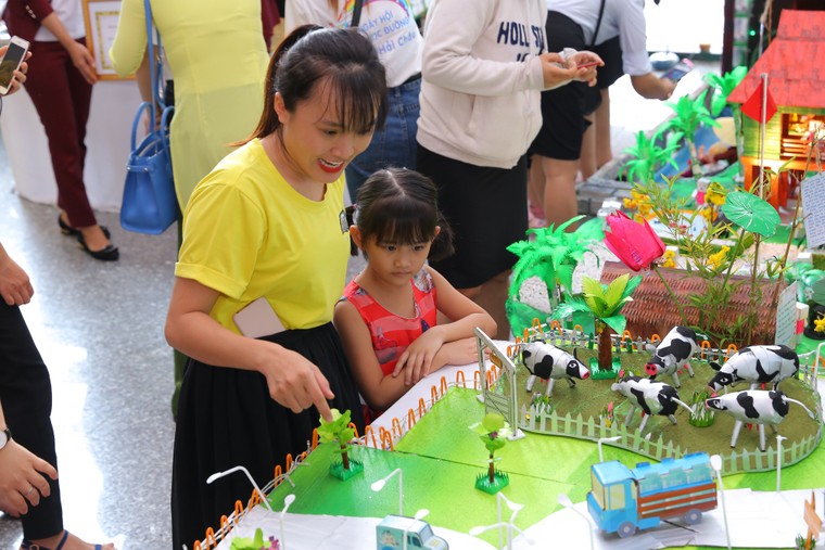 Nỗ lực thầm lặng của thầy cô vì niềm vui uống sữa của học sinh ảnh 9