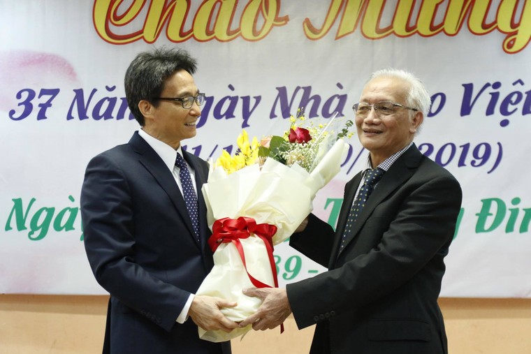 'Giáo viên phải là tấm gương cảm hóa học trò' ảnh 2