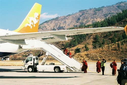 Bhutan có mấy sân bay quốc tế?