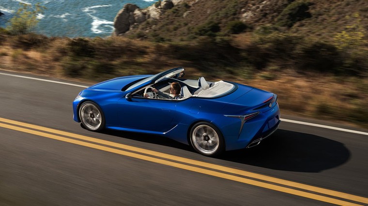 Lexus LC500 mui trần trứ danh đã ra mắt tại Triển lãm ô tô Los Angeles ảnh 2