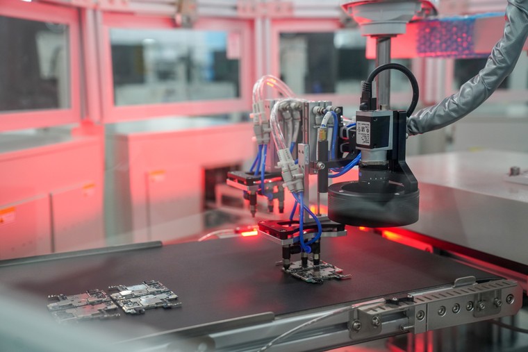 Đã mắt với dàn robot tối tân trong 'siêu đại bản doanh' của Vsmart ảnh 9