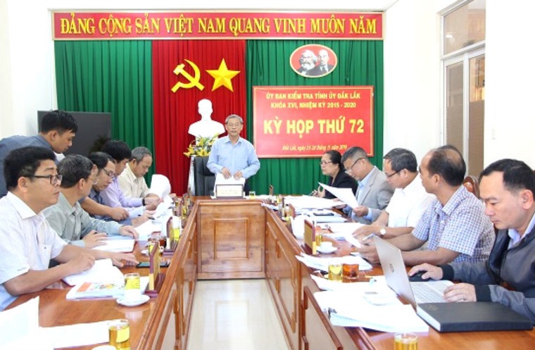 Nhiều cán bộ Đắk Lắk phải rút kinh nghiệm sau vụ nữ trưởng phòng ‘mượn’ bằng chị ảnh 1