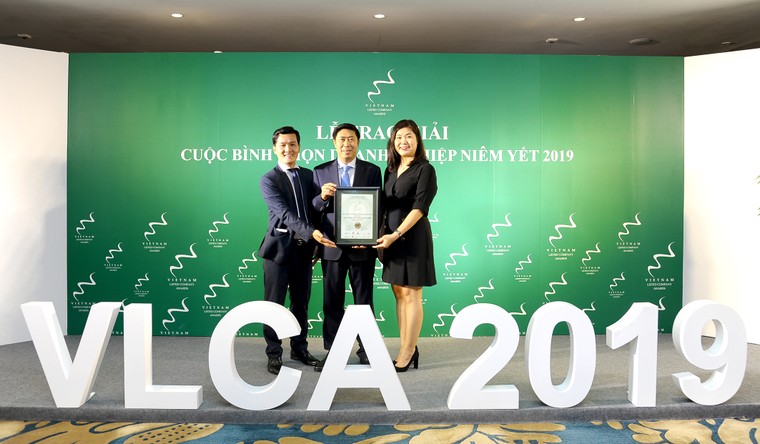 HDBank vào top 10 Doanh nghiệp niêm yết vốn hóa lớn có Báo cáo thường niên xuất sắc nhất ảnh 1