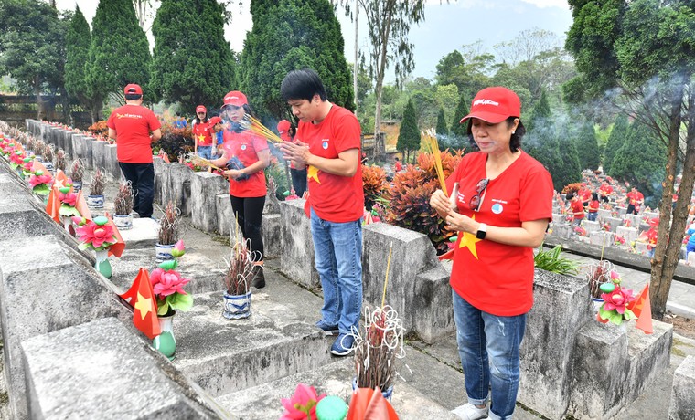 Vietjet góp sức gìn giữ biên cương Tổ quốc ảnh 2