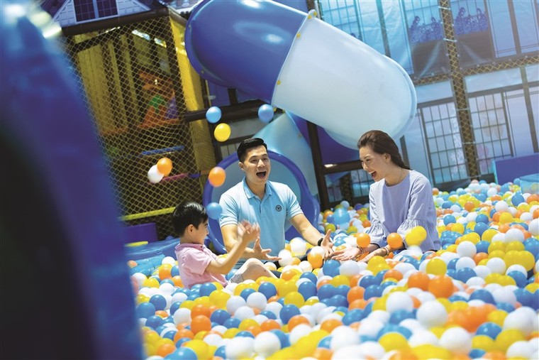 Ai đã vẽ sự sôi động cho bức tranh du lịch Quảng Ninh? ảnh 2