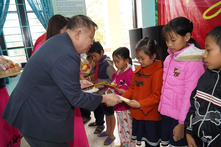 Vietjet tri ân bậc tiền nhân của đất nước ảnh 5