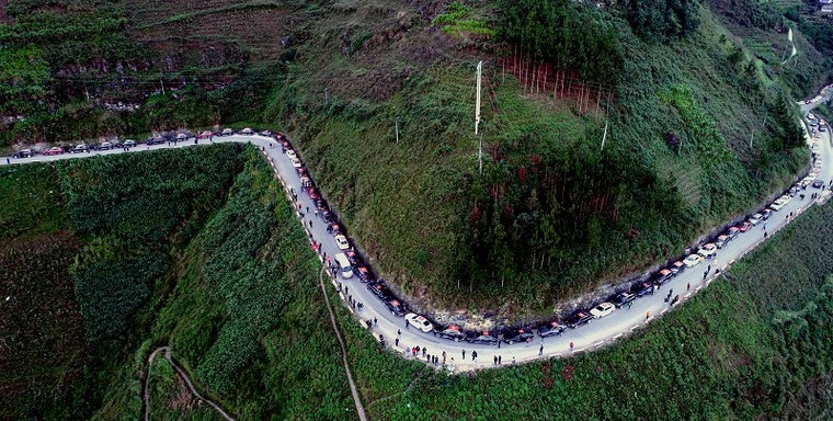 Vẻ đẹp con người rẻo cao Hà Giang qua chuyến caravan độc nhất vô nhị ảnh 8