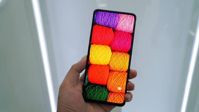 Smartphone đầu tiên có camera dưới màn hình, bỏ hết cổng kết nối ảnh 1