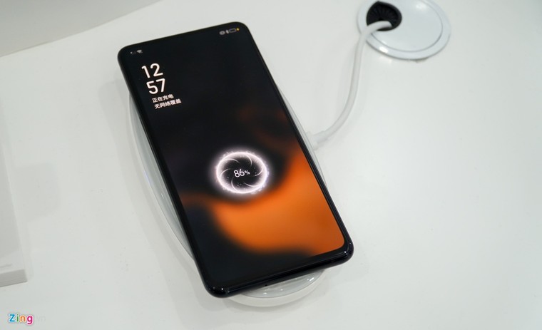 Smartphone đầu tiên có camera dưới màn hình, bỏ hết cổng kết nối ảnh 7