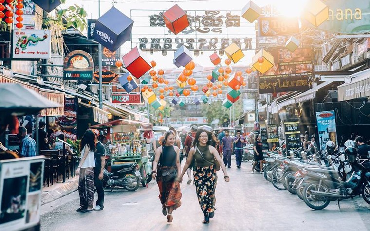 Đâu là ngoại ngữ quan trọng ở Campuchia trước năm 1993?