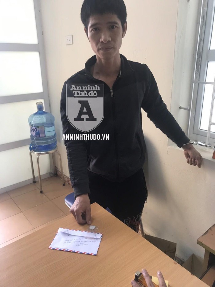 Nhét ma túy trong tất, đối tượng vẫn bị Cảnh sát 141 tìm ra ảnh 1