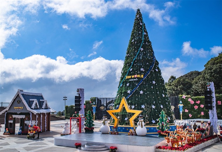 Những khoảnh khắc Lễ hội mùa đông rực rỡ trên đỉnh Bà Nà ảnh 4