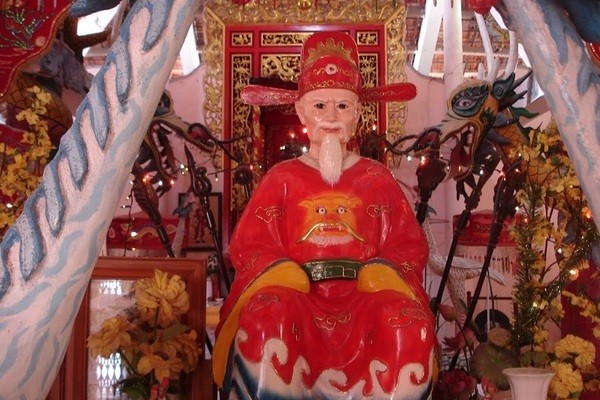 Ông sinh ra trong gia đình có điều kiện hoàn cảnh như thế nào?