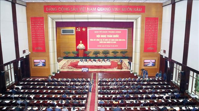 Kiên quyết ngăn chặn 'chạy' nhân sự cấp ủy các cấp ảnh 1