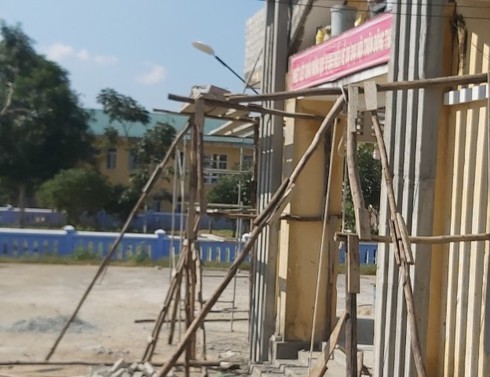 Nam công nhân tử vong thương tâm sau khi rơi từ giàn giáo xuống đất ảnh 1