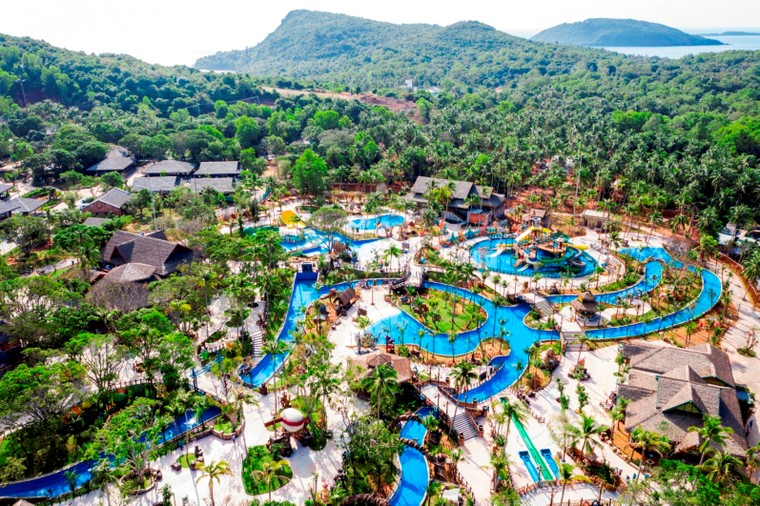 Công viên nước nghìn tỷ - Bảo bối hút khách du lịch của Nam Phú Quốc ảnh 1