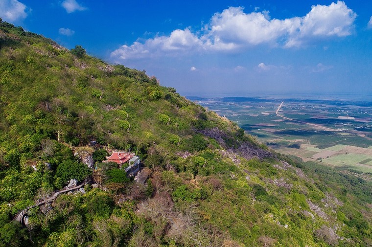 Tết Canh Tý: Tây Ninh có cáp treo mới, Phú Quốc chất lừ với công viên nước ảnh 1