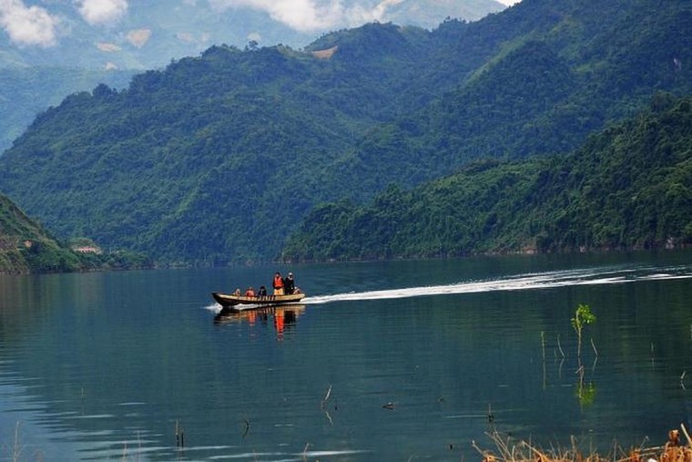 Sông Đà còn có tên gọi khác là gì?