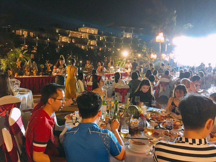 Rộn ràng mùa hội họp tổng kết cuối năm tại những điểm hẹn đẳng cấp ảnh 7