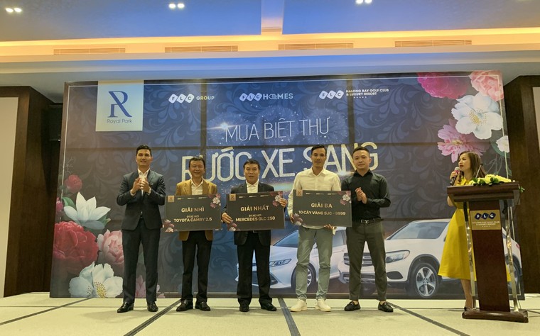 Trước thềm năm mới, Tập đoàn FLC tri ân khách hàng bằng xe sang hoành tráng ảnh 2