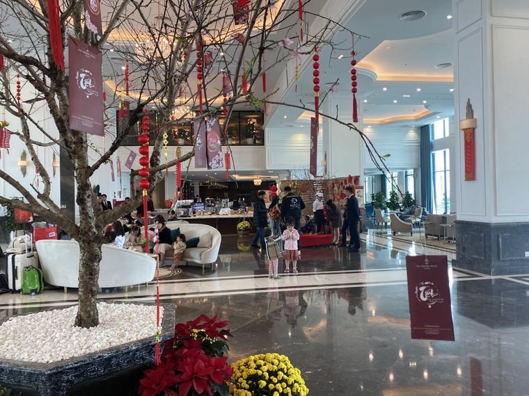 Du khách náo nức check-in Hạ Long trong những ngày đầu xuân ảnh 1