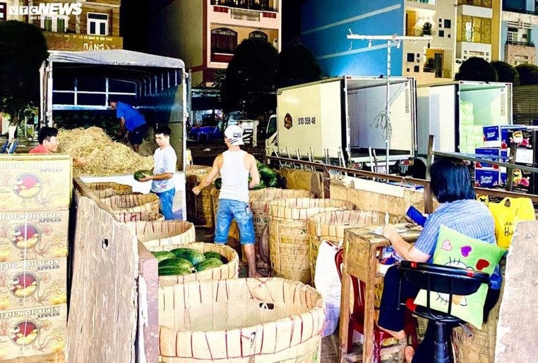 Cửa khẩu tạm ngừng thông quan trước diễn biến phức tạp của virus corona ảnh 1