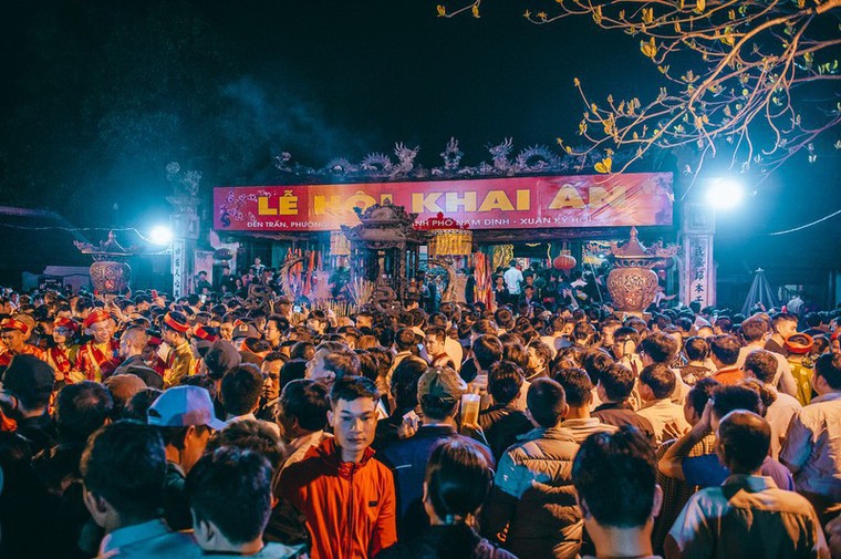 Dừng Lễ hội Khai ấn Đền Trần 2020 để phòng tránh dịch virus corona ảnh 1