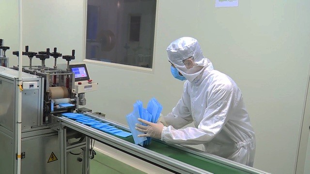 Cận cảnh quy trình sản xuất khẩu trang y tế thời dịch corona ảnh 2