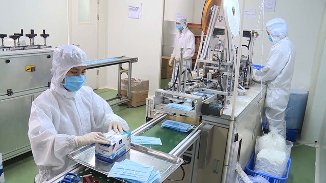 Cận cảnh quy trình sản xuất khẩu trang y tế thời dịch corona ảnh 7