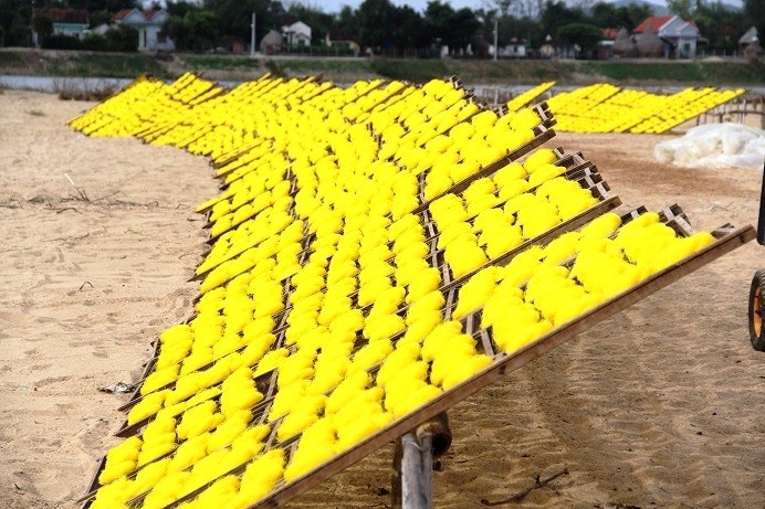 Dưới thời phong kiến, bún song thằn được dùng để làm gì?