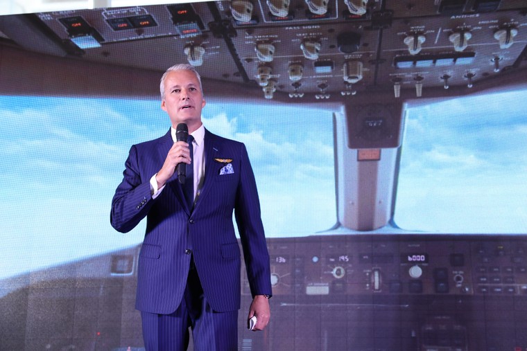 AIA ra mắt sản phẩm 'Sống khỏe hơn 100' ảnh 1