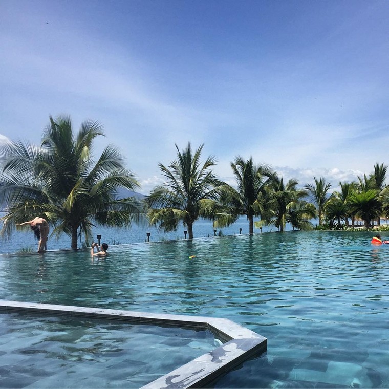 Ngất ngây với view đẹp quên lối về tại những bể bơi vô cực quyến rũ bậc nhất Việt Nam ảnh 14