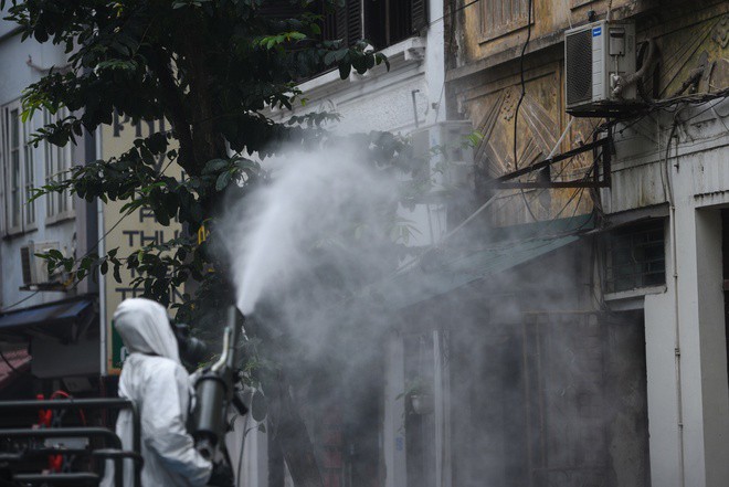 Trích xuất camera, truy hành trình của 2 du khách người Anh nhiễm Covid-19 ảnh 2