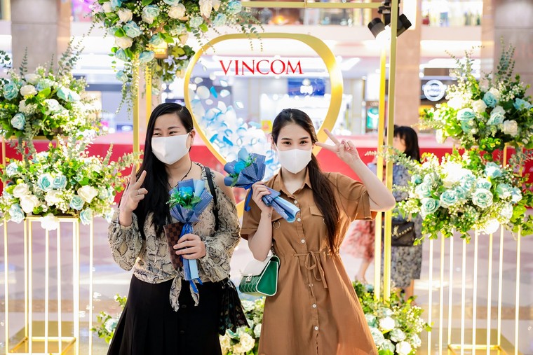 Vincom tăng cường thắt chặt các biện pháp phòng chống Covid-19 ảnh 5