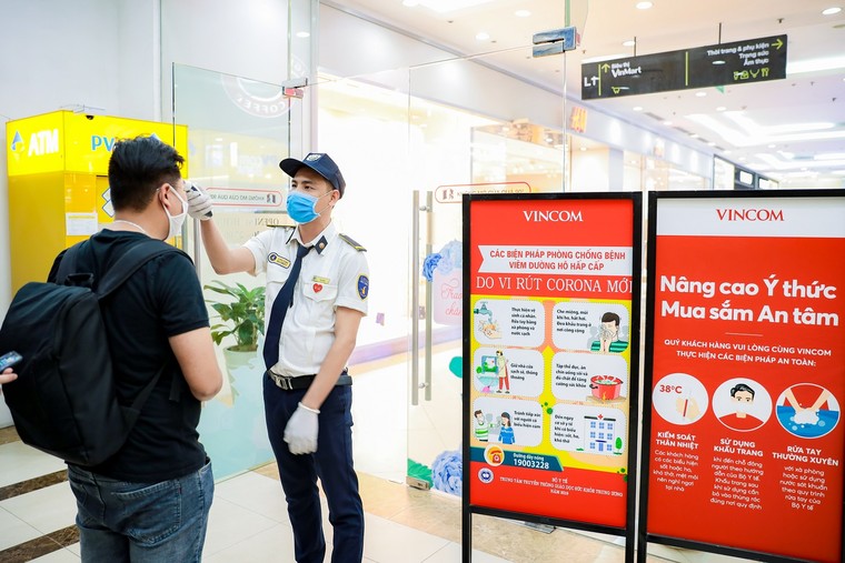 Vincom tăng cường thắt chặt các biện pháp phòng chống Covid-19 ảnh 6