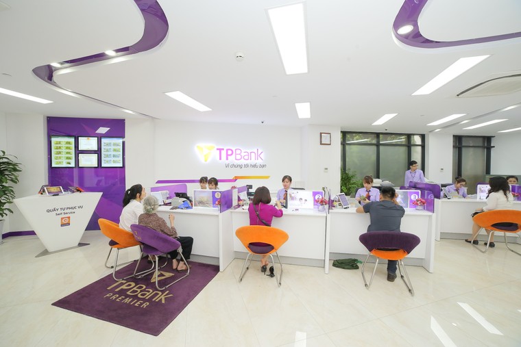 TPBank ủng hộ 5 tỷ đồng chung tay đẩy lùi Covid-19 ảnh 1