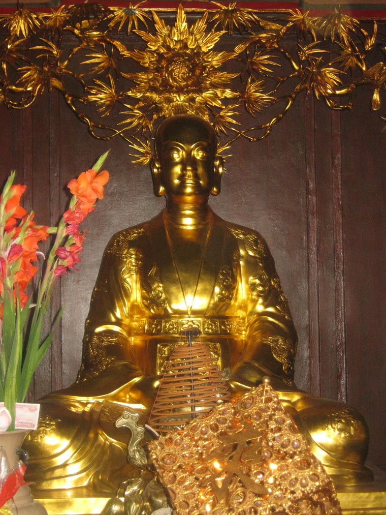 Thiền sư Nguyễn Minh Không được tôn làm ông tổ nghề nào?