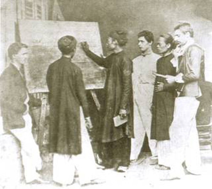 Có mấy loại chữ viết được dùng làm văn tự chính thức trong lịch sử dân tộc ta?