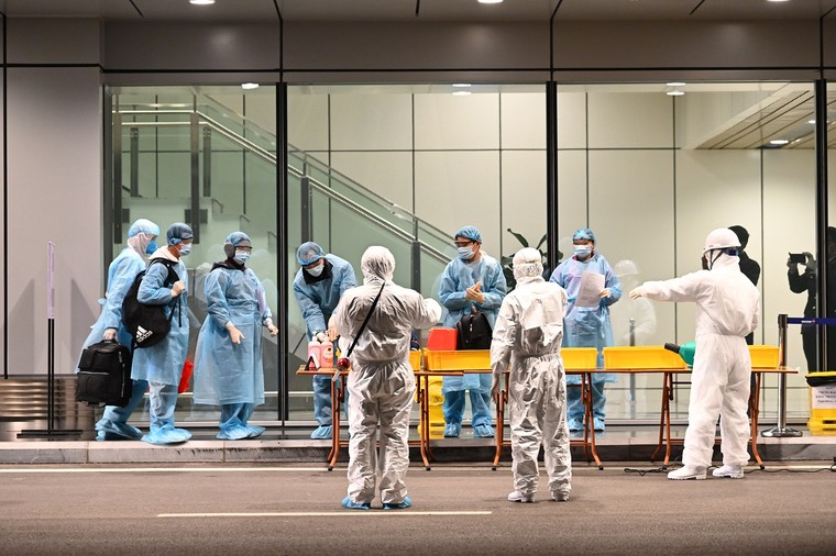 Đón thêm người Việt hồi hương, sân bay Vân Đồn thực hiện nghiêm ngặt quy định phòng dịch ảnh 4