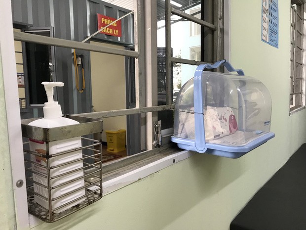 Cận cảnh phòng khám dã chiến chống dịch Covid-19 được dựng từ thùng container ảnh 7