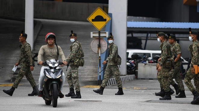 Sớm đưa công dân Việt Nam mắc kẹt tại sân bay Malaysia trở về nước ảnh 1