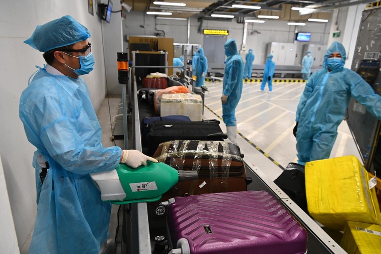 Đón chuyến bay từ vùng dịch: Sân bay Vân Đồn áp dụng quy trình mới ảnh 6