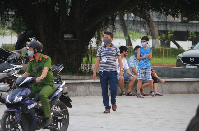 Nhiều tỉnh thành xử phạt người không đeo khẩu trang nơi công cộng ảnh 3