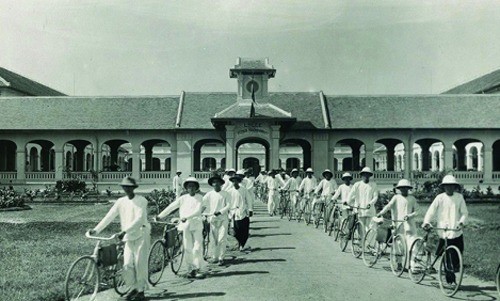 Ngôi trường nào trước đây có tên gọi Petrus Ký?