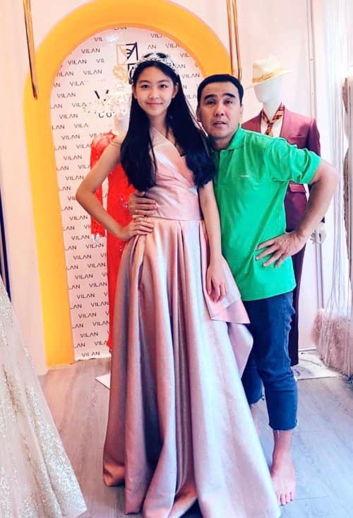 Con gái Quyền Linh gây ngỡ ngàng với nhan sắc và chiều cao 'khủng' ở tuổi 14 ảnh 2