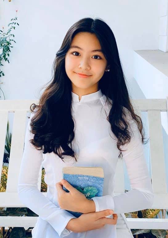 Con gái Quyền Linh gây ngỡ ngàng với nhan sắc và chiều cao 'khủng' ở tuổi 14 ảnh 6