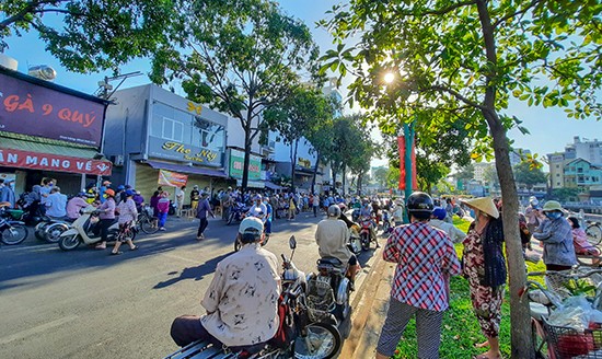 Sài Gòn hôm nay dậy trễ… ảnh 1