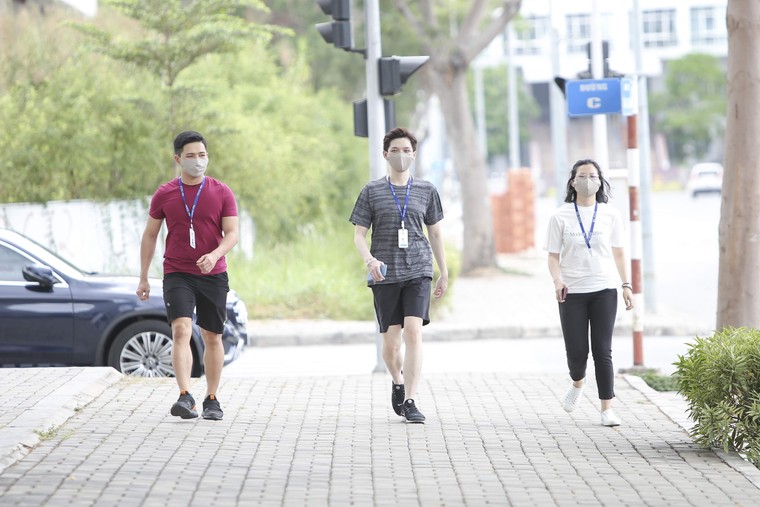 'Triệu bước đi, đẩy lùi cô-vi' - Tấm lòng của nhân viên Vinamilk dành cho trẻ em khó khăn trong đại dịch ảnh 2