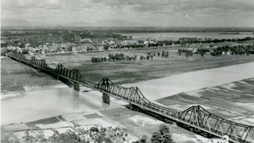 Tên gọi ban đầu của cây cầu này là...?