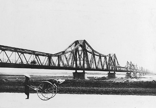 Mất bao lâu thì cây cầu hoàn thành?